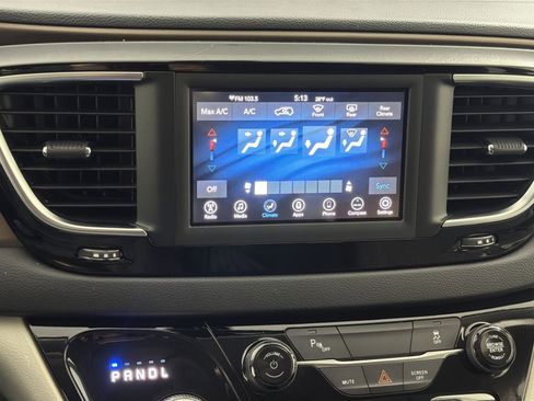 Used 2019 Chrysler Pacifica L image 18