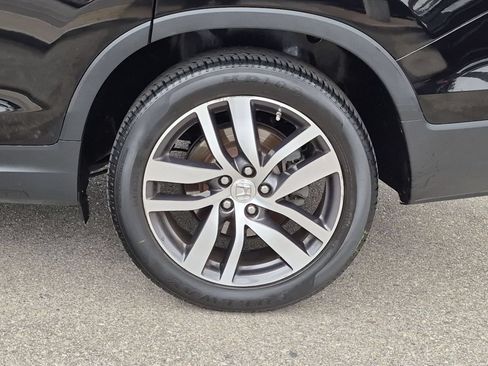 Used 2017 Honda Pilot Touring image 9