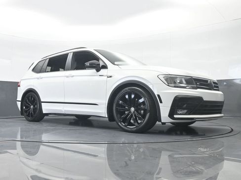 Used 2020 Volkswagen Tiguan SE R-Line image 64