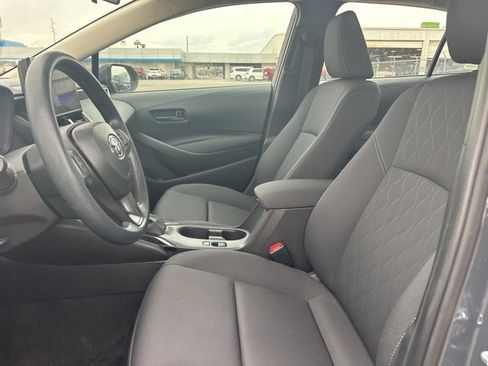 Used 2025 Toyota Corolla LE image 9