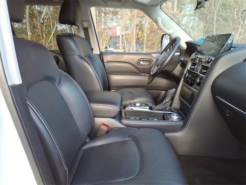 Used 2024 INFINITI QX80 Luxe image 6