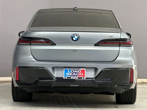 Used 2023 BMW i7 xDrive60 w/ Executive Package 2 AWD/4WD image 9