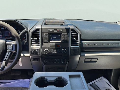 Used 2017 Ford F250 XLT w/ XLT Value Package AWD/4WD image 10
