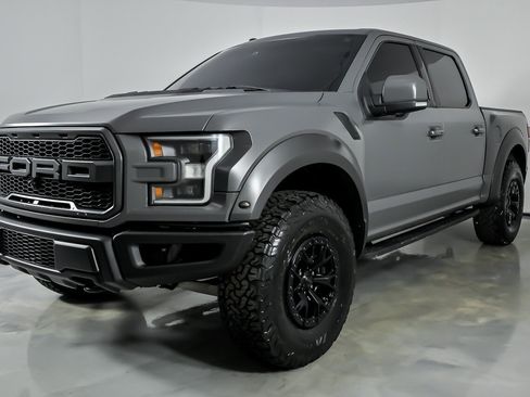 Used 2018 Ford F150 Raptor w/ Equipment Group 802A Luxury image 6