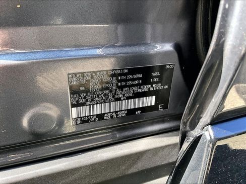 Used 2023 Toyota RAV4 SE w/ Weather & Moonroof Package image 36