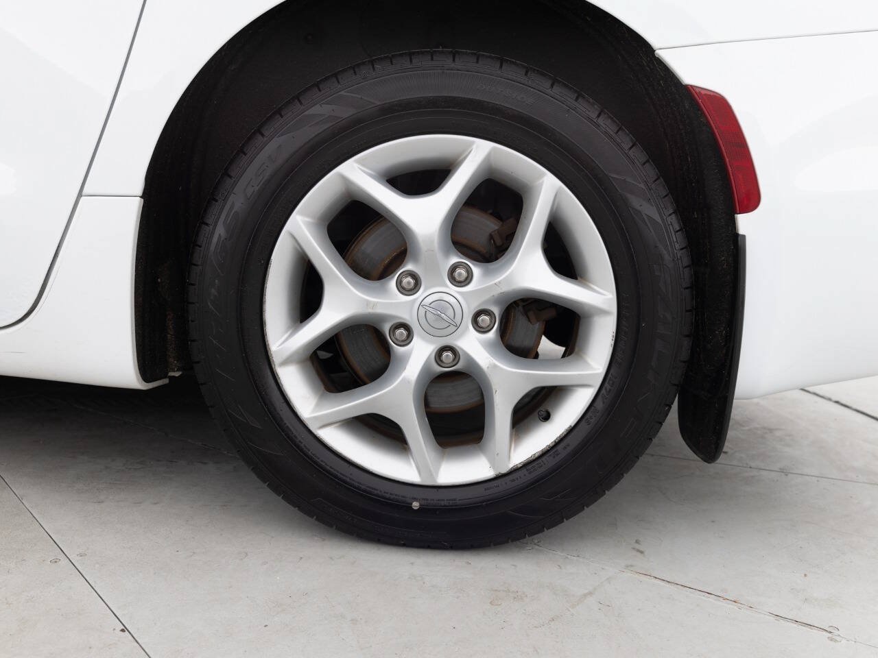 Used 2017 Chrysler Pacifica Touring-L w/ Tire & Wheel Group FWD image 20