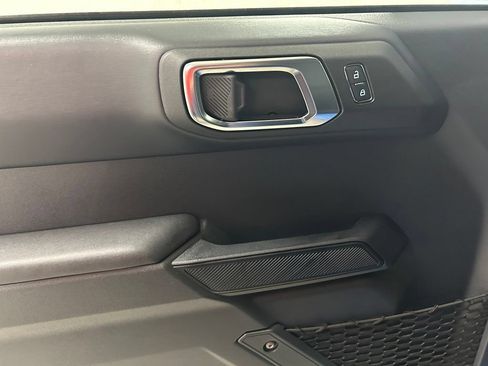 Used 2025 Ford Bronco Badlands AWD/4WD image 17
