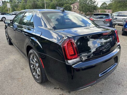 Used 2018 Chrysler 300 S image 4