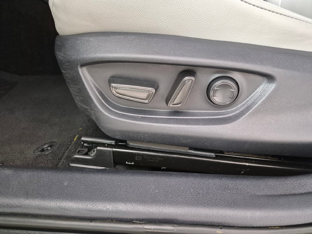 Used 2025 Toyota Camry SE FWD image 22