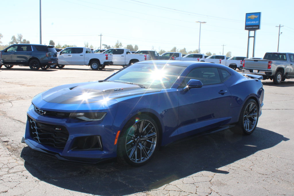 Used 2022 Chevrolet Camaro ZL1 RWD image 4