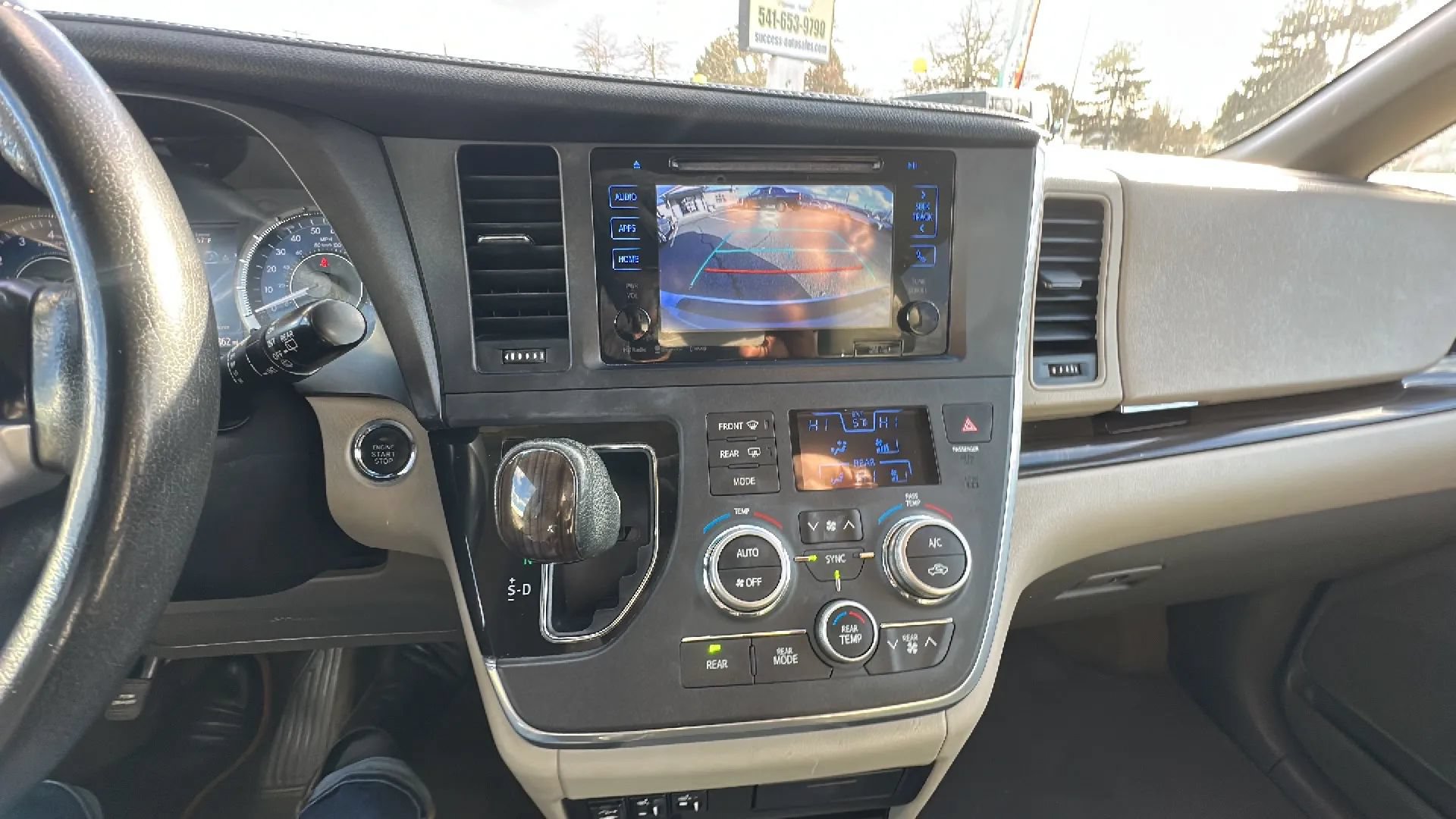 Used 2017 Toyota Sienna XLE Premium AWD/4WD image 16