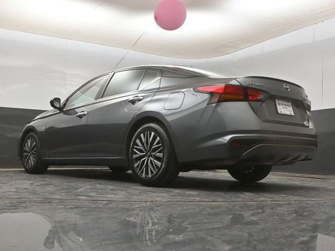 Used 2024 Nissan Altima 2.5 SV image 19