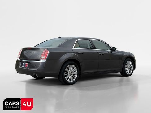 Used 2014 Chrysler 300 AWD w/ Driver Convenience Group image 7