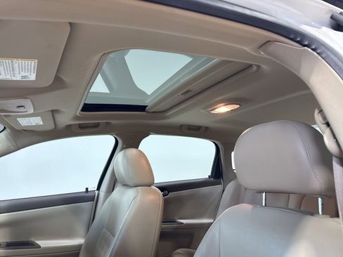 Used 2008 Chevrolet Impala LTZ FWD image 24