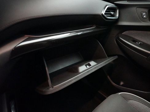 Used 2022 Chevrolet TrailBlazer LT w/ Driver Confidence Package image 29