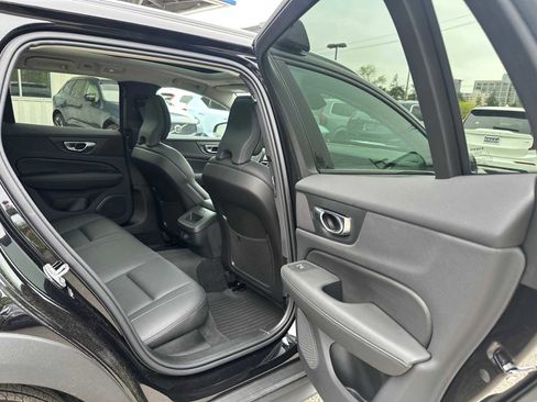 Used 2026 Volvo V60 B5 Cross Country Plus w/ Climate Package image 13