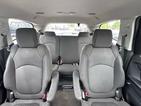 Used 2016 Chevrolet Traverse LT FWD image 18