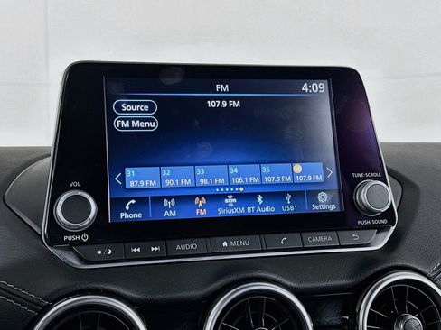 Used 2025 Nissan Sentra SV FWD image 21