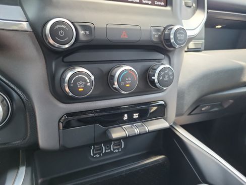 Used 2021 RAM 1500 Big Horn RWD image 30