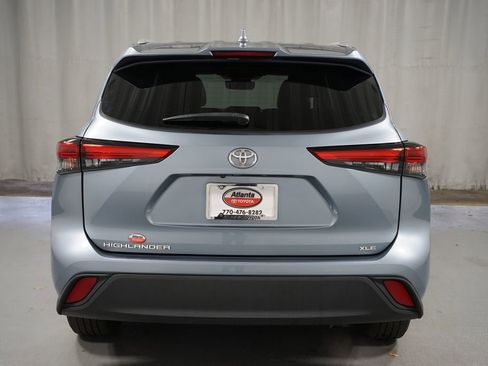 Used 2022 Toyota Highlander XLE image 7