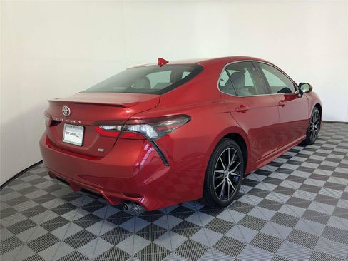 Used 2023 Toyota Camry SE FWD image 5