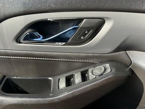 Used 2023 Chevrolet Traverse LT w/ LPO, Floor Liner Package AWD/4WD image 23
