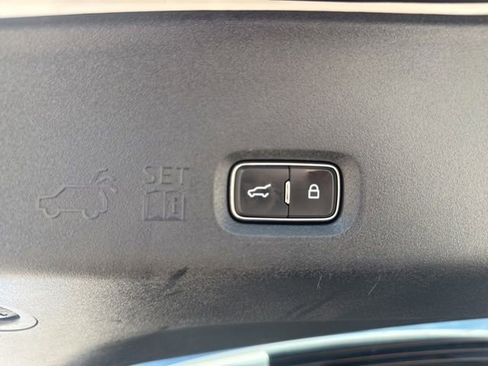 Used 2025 Ford Expedition Active AWD/4WD image 11