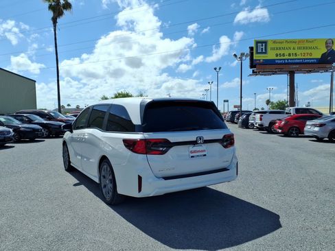 Used 2025 Honda Odyssey Touring image 6