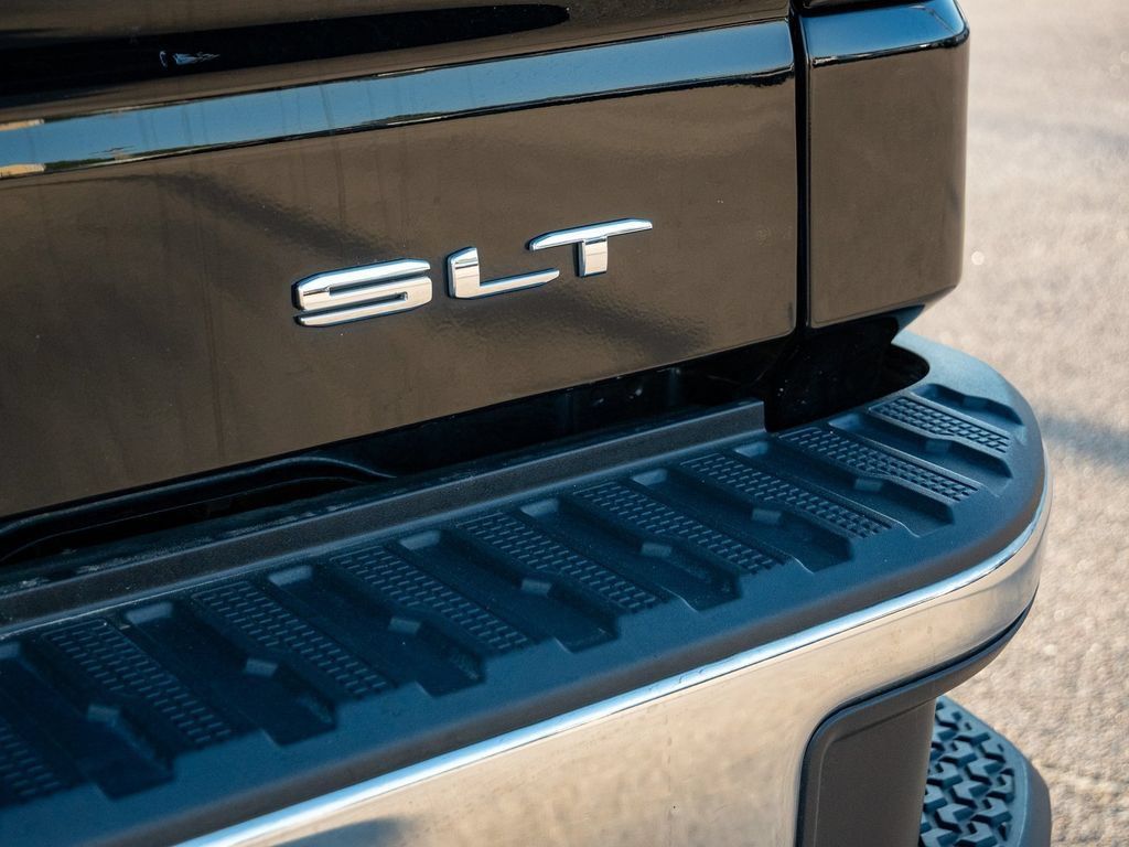 Used 2025 GMC Sierra 1500 SLT w/ SLT Premium Package AWD/4WD image 15