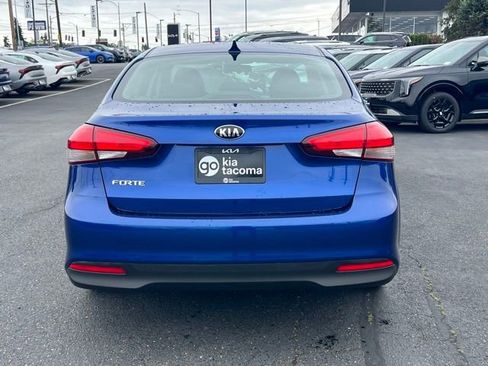 Used 2017 Kia Forte LX FWD image 8