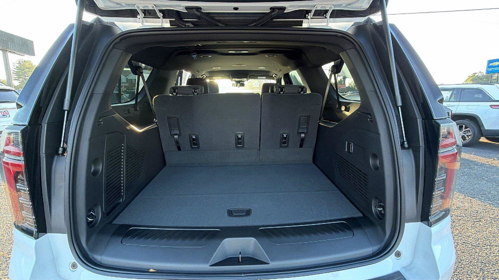 New 2026 Chevrolet Suburban LS RWD image 9