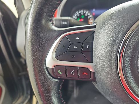 Used 2018 Jeep Renegade Trailhawk w/ UConnect 8.4 Nav Group image 21