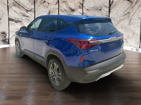 Used 2023 Kia Seltos LX AWD/4WD image 5