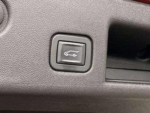 Used 2019 Chevrolet Equinox LT FWD image 33