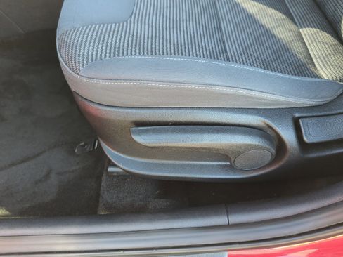 Used 2017 Kia Niro LX image 14