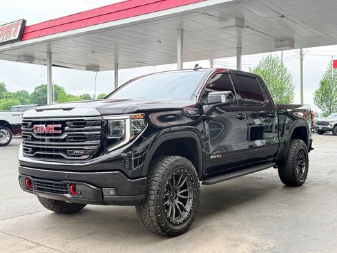 Used 2024 GMC Sierra 1500 AT4 w/ Technology Package AWD/4WD image 6