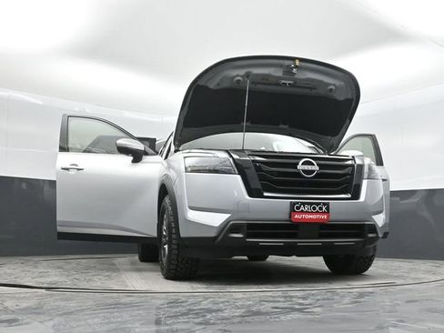 Used 2024 Nissan Pathfinder SV w/ Black Appearance Package image 57