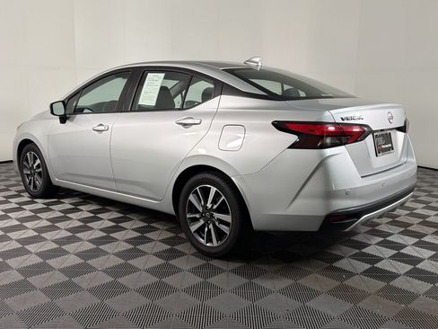 Used 2024 Nissan Versa SV FWD image 2