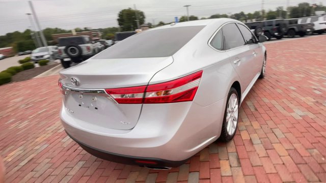 Used 2014 Toyota Avalon XLE Touring FWD image 9