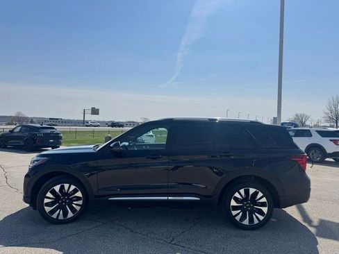 Used 2025 Ford Explorer Platinum w/ LUX Leather Package image 5