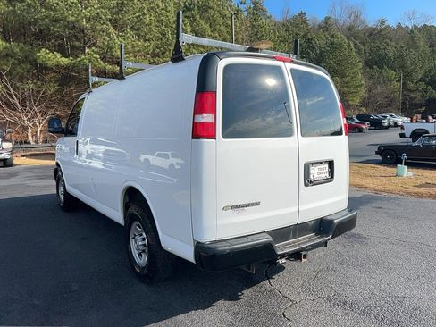 Used 2021 Chevrolet Express 2500 w/ Driver Convenience Package image 7