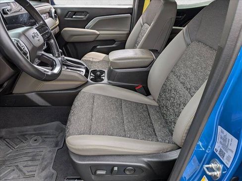 Used 2024 Chevrolet Colorado ZR2 w/ Technology Package AWD/4WD image 23