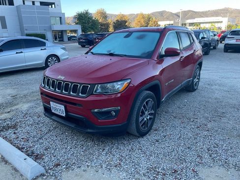 Used 2020 Jeep Compass Latitude w/ Popular Equipment Group FWD image 4