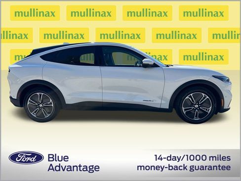 Certified 2022 Ford Mustang Mach-E Select w/ Comfort/Technology Package image 2