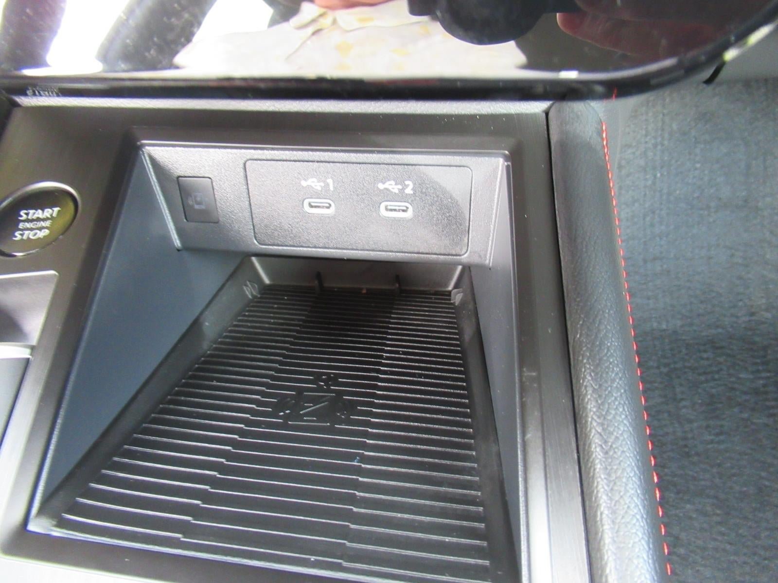 Used 2025 Nissan Kicks SR FWD image 28
