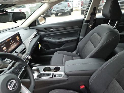 New 2025 Nissan Altima 2.5 SV w/ SV Special Edition Package image 17