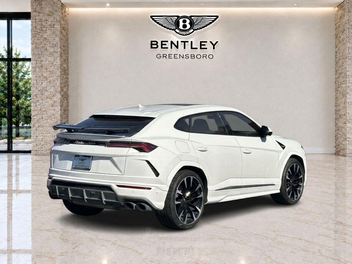 Used 2021 Lamborghini Urus AWD/4WD image 5