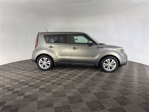 Used 2016 Kia Soul + image 7