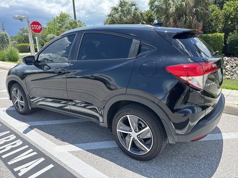Used 2021 Honda HR-V EX-L image 3