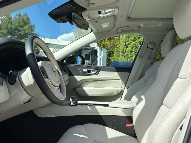 Certified 2024 Volvo XC60 B5 Plus w/ Protection Package Premier AWD/4WD image 10